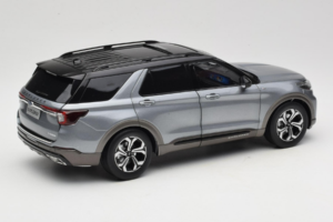 Ford Explorer Grå OEM 1:18 FORD2020 Metall — bild 3 av 8