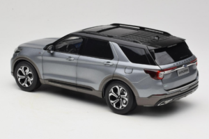 Ford Explorer Grå OEM 1:18 FORD2020 Metall — bild 7 av 8