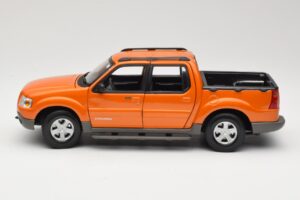 Ford Explorer Sport Trac Orange Maisto 1:18 536891G Metall — bild 4 av 8