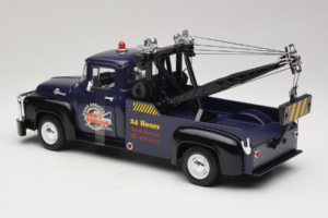Ford F-100 Bärgningsbil Bob's Towing Welly 1:18 19834-W Metall — bild 5 av 6