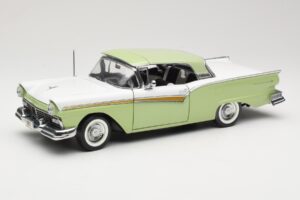 Ford Fairlane Skyliner Grön & Vit Sun Star 1:18 FORD003 Metall — bild 3 av 9