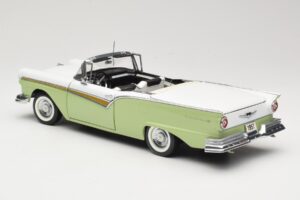 Ford Fairlane Skyliner Grön & Vit Sun Star 1:18 FORD003 Metall — bild 8 av 9