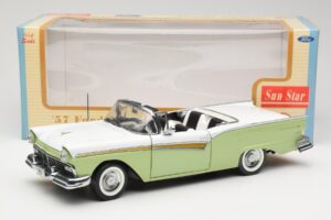 Ford Fairlane Skyliner Grön & Vit Sun Star 1:18 FORD003 Metall — bild 9 av 9