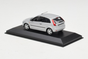 Ford Fiesta Mk5 2-Door Silver Minichamps 1:43 FIESTA003 Metall — bild 3 av 4