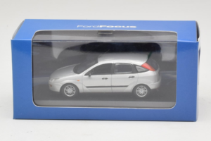 Ford Focus Mk1 Silver Minichamps 1:43 FOCUS006 Metall — bild 4 av 4