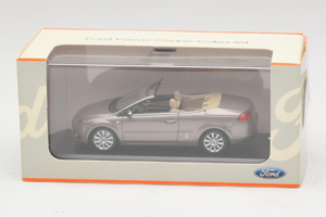 Ford Focus Mk2 CC Grå Minichamps 1:43 FORD005 Metall — bild 4 av 4
