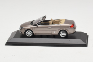 Ford Focus Mk2 CC Grå Minichamps 1:43 FORD005 Metall
