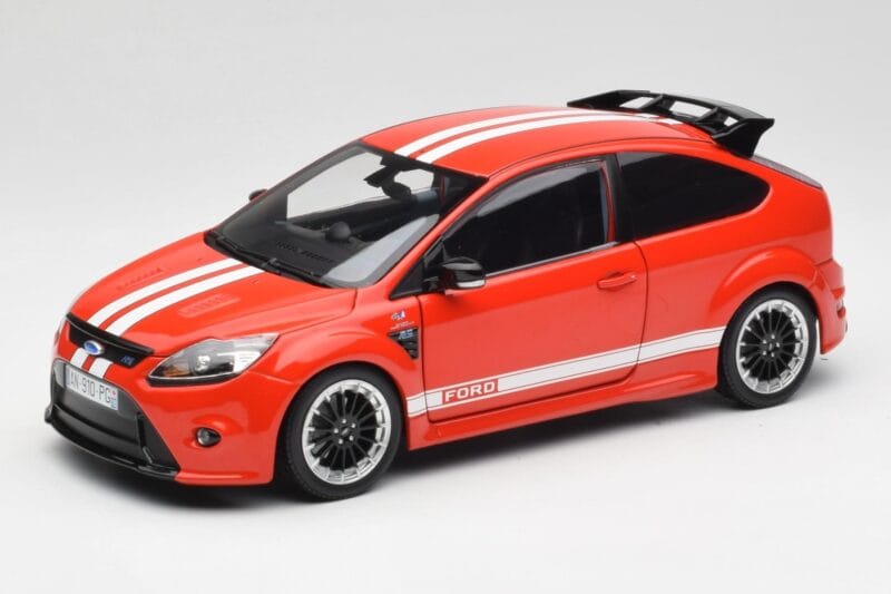 Ford Focus RS LM Classic Edition Race Red 1967 Ford Mk IV Tribute Minichamps 1:18 100080067 Metall
