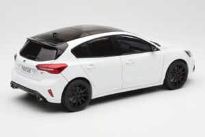 Ford Focus ST Mk4 Frozen Vit MCG 1:18 MCG18453 Metall — bild 2 av 6