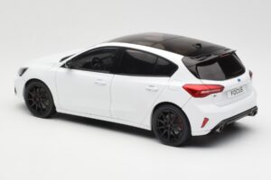 Ford Focus ST Mk4 Frozen Vit MCG 1:18 MCG18453 Metall — bild 5 av 6