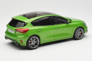 Ford Focus ST Mk4 Grön MCG 1:18 MCG18452 Metall — bild 2 av 6