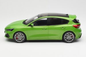 Ford Focus ST Mk4 Grön MCG 1:18 MCG18452 Metall — bild 3 av 6