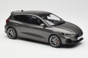 Ford Focus ST Mk4 Grå MCG 1:18 MCG18454 Metall — bild 4 av 6