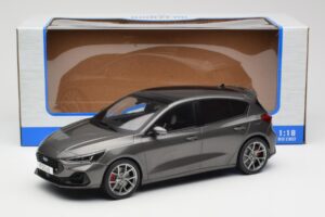 Ford Focus ST Mk4 Grå MCG 1:18 MCG18454 Metall — bild 6 av 6