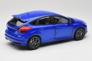 Ford Focus ST Mk2 Blue Metallic Minichamps 1:18 110082001 Metall — bild 3 av 8