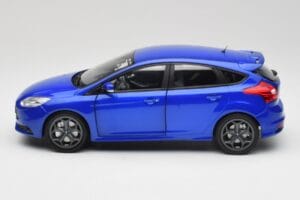 Ford Focus ST Mk2 Blue Metallic Minichamps 1:18 110082001 Metall — bild 4 av 8