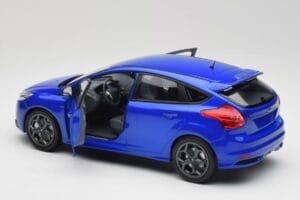Ford Focus ST Mk2 Blue Metallic Minichamps 1:18 110082001 Metall — bild 5 av 8