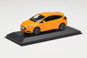Ford Focus ST Mk3 Tangerine Scream Minichamps 1:43 FOCUS001 Metall — bild 2 av 4