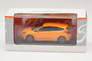 Ford Focus ST Mk3 Tangerine Scream Minichamps 1:43 FOCUS001 Metall — bild 4 av 4