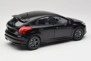 Ford Focus ST Mk2 Panther Black Metallic Minichamps 1:18 110082000 Metall — bild 3 av 8