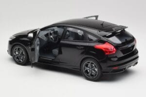 Ford Focus ST Mk2 Panther Black Metallic Minichamps 1:18 110082000 Metall — bild 5 av 8