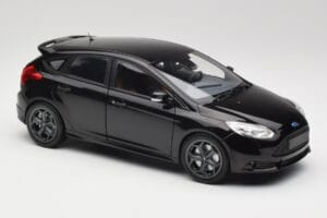 Ford Focus ST Mk2 Panther Black Metallic Minichamps 1:18 110082000 Metall — bild 6 av 8