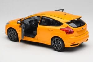 Ford Focus ST Mk2 Tangerine Scream Minichamps 1:18 110082005 Metall — bild 5 av 8