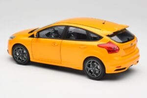 Ford Focus ST Mk2 Tangerine Scream Minichamps 1:18 110082005 Metall — bild 7 av 8