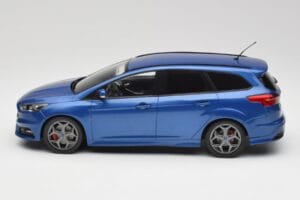 Ford Focus ST Turnier Mk3 Blå MCG 1:18 MCG18465 Metall — bild 3 av 6