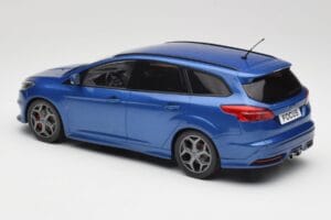 Ford Focus ST Turnier Mk3 Blå MCG 1:18 MCG18465 Metall — bild 5 av 6