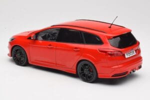 Ford Focus ST Turnier Mk3 Race Red MCG 1:18 MCG18466 Metall — bild 5 av 6