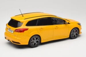 Ford Focus ST Turnier Mk3 Gul MCG 1:18 MCG18464 Metall — bild 2 av 6