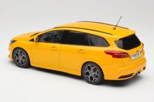 Ford Focus ST Turnier Mk3 Gul MCG 1:18 MCG18464 Metall — bild 5 av 6