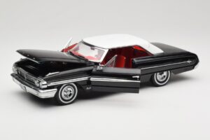 Ford Galaxie 500 Svart Sun Star 1:18 1442 Metall — bild 2 av 8