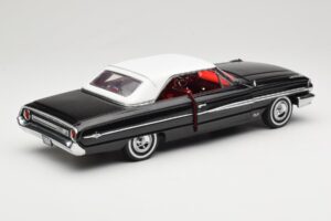 Ford Galaxie 500 Svart Sun Star 1:18 1442 Metall — bild 3 av 8