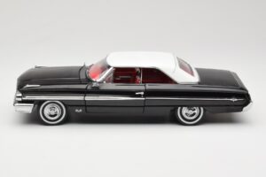 Ford Galaxie 500 Svart Sun Star 1:18 1442 Metall — bild 4 av 8