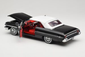 Ford Galaxie 500 Svart Sun Star 1:18 1442 Metall — bild 5 av 8