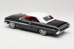 Ford Galaxie 500 Svart Sun Star 1:18 1442 Metall — bild 7 av 8