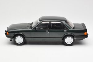 Ford Granada Mk2 2.8 Injection Mörkgrön MCG 1:18 MCG18263 Metall — bild 3 av 6
