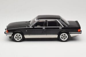 Ford Granada Mk2 2.8 Injection Gray Metallic MCG 1:18 MCG18536 Metall — bild 3 av 6