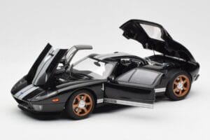 Ford GT Svart Med Vita Ränder AUTOart 1:18 73023 Metall — bild 2 av 8