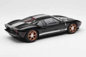 Ford GT Svart Med Vita Ränder AUTOart 1:18 73023 Metall — bild 3 av 8