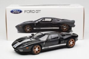 Ford GT Svart Med Vita Ränder AUTOart 1:18 73023 Metall — bild 8 av 8