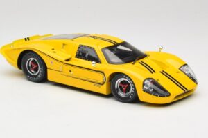 Ford GT40 Mk IV Gul 1967 Shelby Collectibles 1:18 31414S Metall — bild 6 av 8
