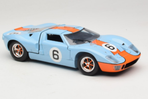 Ford GT40 Gulf #6 J. Ickx / J. Oliver 24 Hours of Le Mans 1969 Eagles Race 1:18 300600 Metall — bild 6 av 8