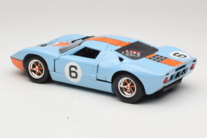 Ford GT40 Gulf #6 J. Ickx / J. Oliver 24 Hours of Le Mans 1969 Eagles Race 1:18 300600 Metall — bild 7 av 8