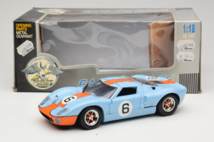 Ford GT40 Gulf #6 J. Ickx / J. Oliver 24 Hours of Le Mans 1969 Eagles Race 1:18 300600 Metall — bild 8 av 8