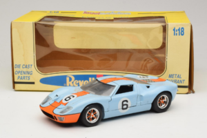 Ford GT40 Gulf #6 J. Ickx / J. Oliver 24 Hours of Le Mans 1969 Revell 1:18 48824 Metall — bild 8 av 8