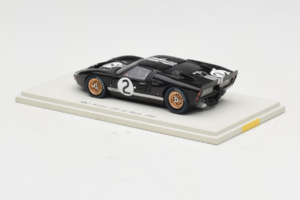 Ford GT40 Mk II #2 B. McLaren / C. Amon Shelby American Winner 24 Hours of Le Mans 1966 Spark 1:43 43LM66-O1 Resin — bild 3 av 4