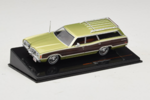 Ford LTD Country Squire Green Bronze IXO 1:43 CLC608N Metall — bild 2 av 5